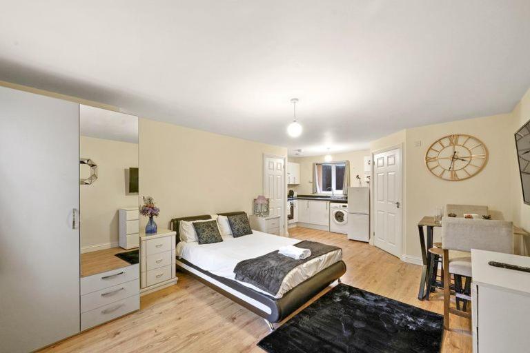 Lt Comfy * Luton (Bedfordshire)